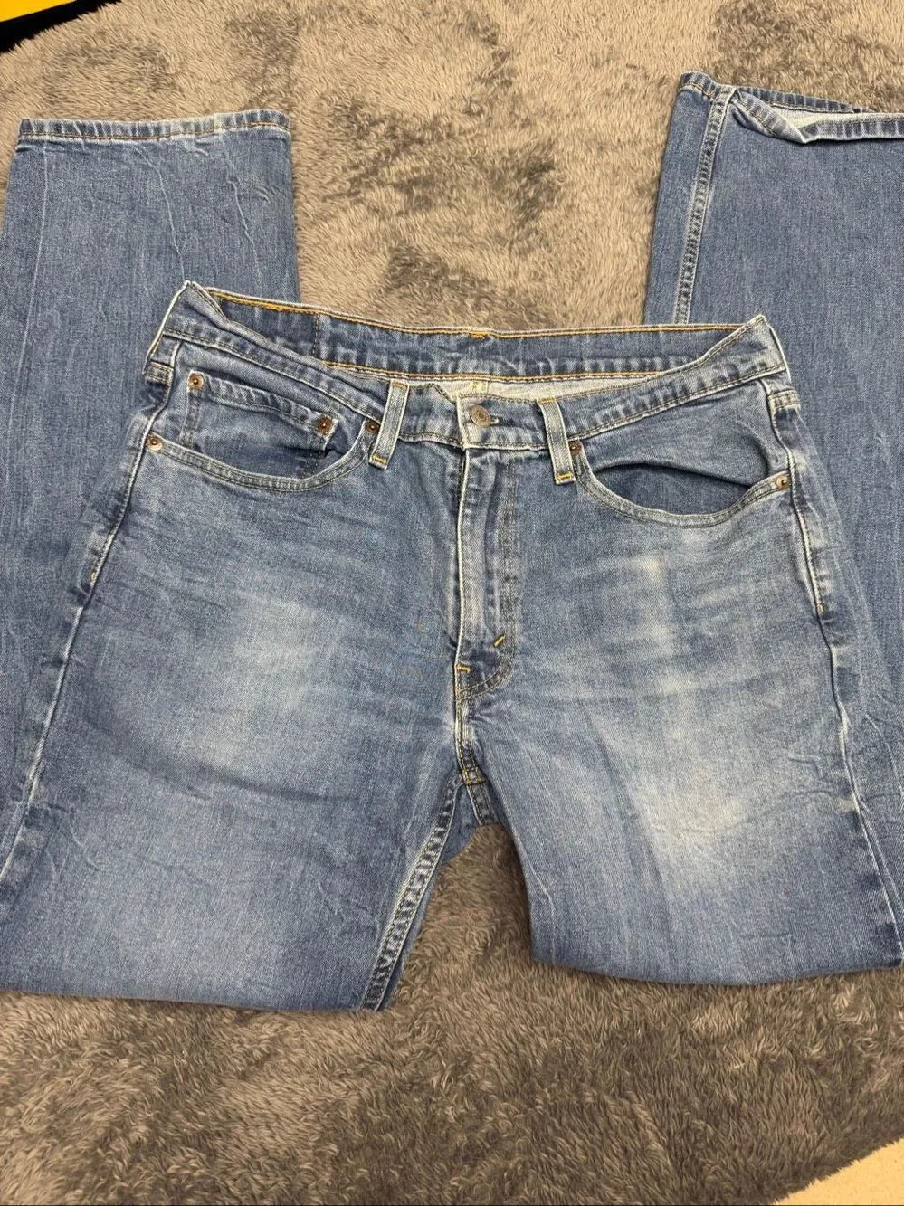 Levi's 514 Straight Fit Jeans, Size Men’s 34x32” in good shape!
